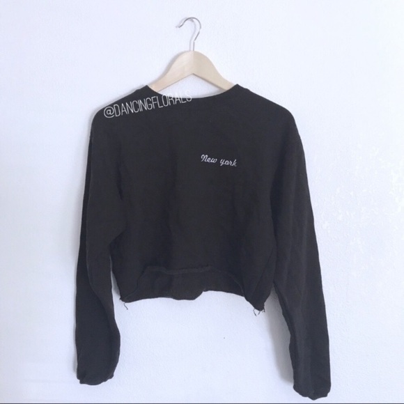 Brandy Melville Sweaters - Brandy Melville Nancy New York Black Crop Sweater